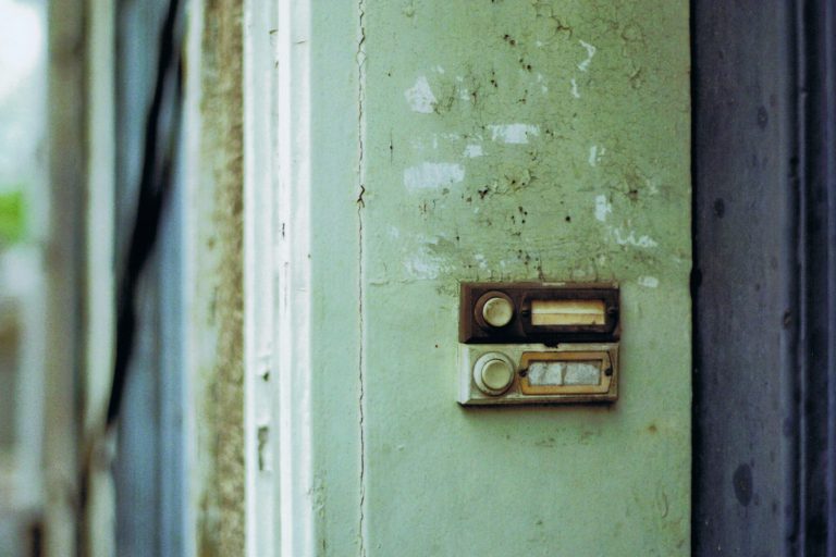 crop_noonehome-2048x1376